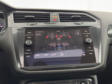 Volkswagen Tiguan Allspace 1.5 TSI R-line Highline Business (7-Pers.) (INCL-BTW) Aut * PANO | NAVI-FULLMAP | XENON | ALCANTARA | HEATED-ERGONOMIC-SPORTSEATS | KEYLESS | PRIVACY-GLASS | CAMERA | DAB | DIGI-COCKPIT | PDC | TOWBAR | ECC | 19"ALU*