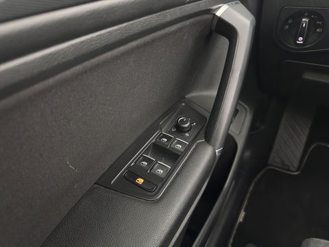 Volkswagen Tiguan Allspace 1.5 TSI R-line Highline Business (7-Pers.) (INCL-BTW) Aut * PANO | NAVI-FULLMAP | XENON | ALCANTARA | HEATED-ERGONOMIC-SPORTSEATS | KEYLESS | PRIVACY-GLASS | CAMERA | DAB | DIGI-COCKPIT | PDC | TOWBAR | ECC | 19"ALU*