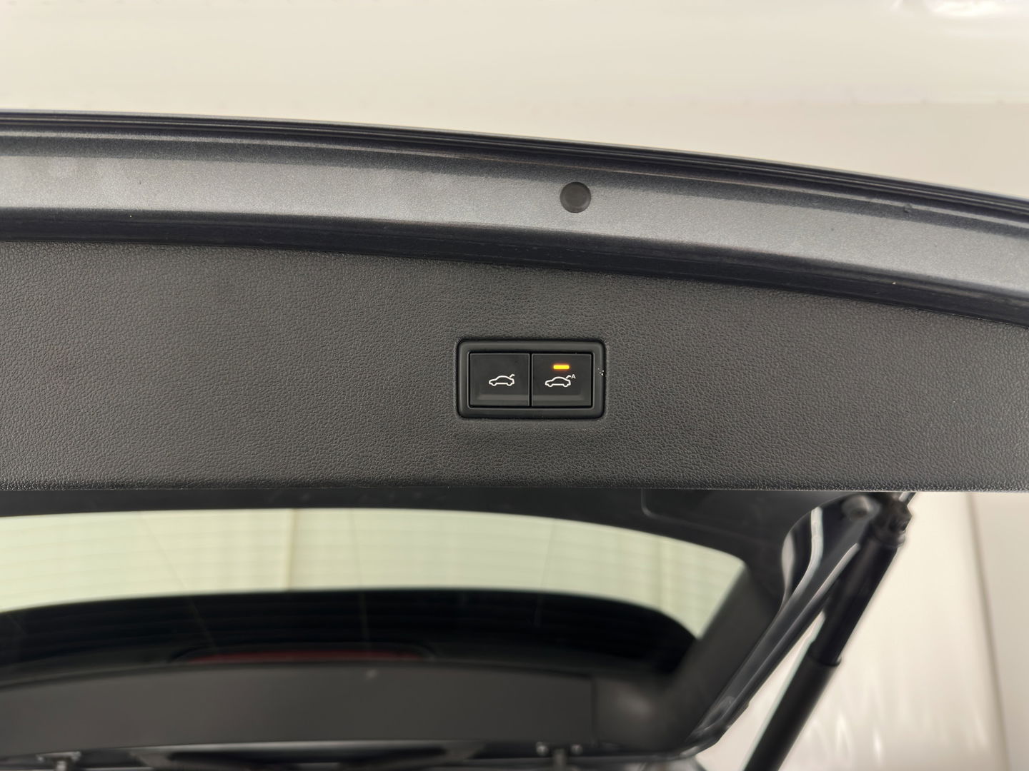 Volkswagen Tiguan Allspace 1.5 TSI R-line Highline Business (7-Pers.) (INCL-BTW) Aut * PANO | NAVI-FULLMAP | XENON | ALCANTARA | HEATED-ERGONOMIC-SPORTSEATS | KEYLESS | PRIVACY-GLASS | CAMERA | DAB | DIGI-COCKPIT | PDC | TOWBAR | ECC | 19"ALU*