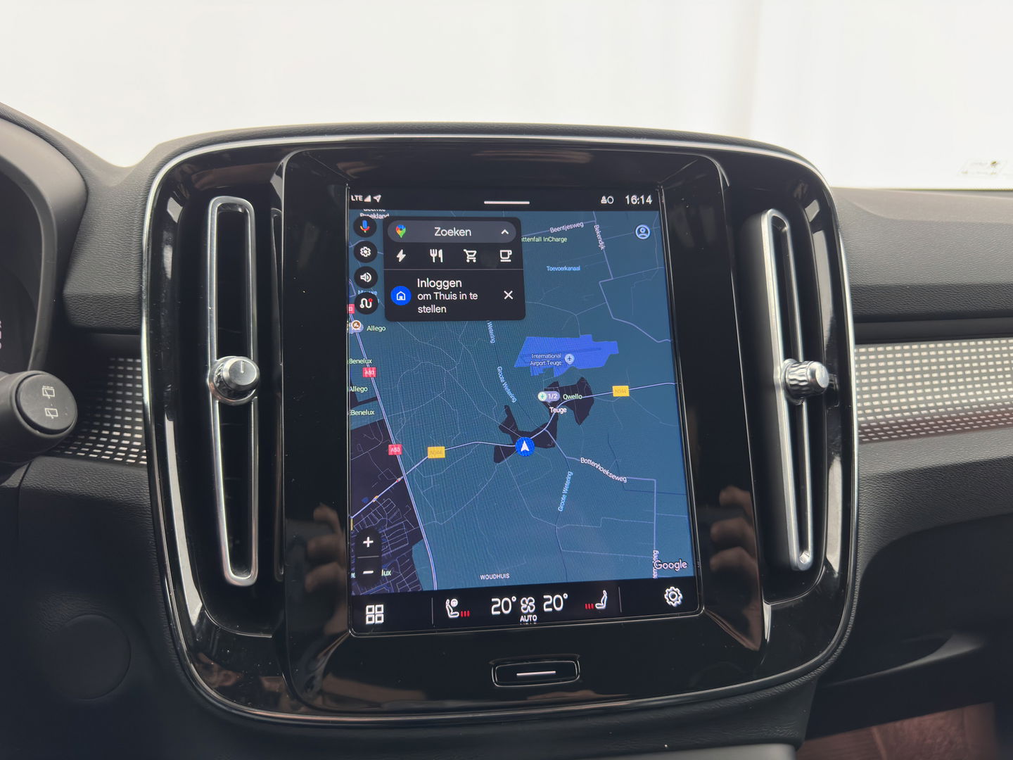 Volvo XC40 Recharge Twin Plus (3-Fase) {SOH-91%} (INCL-BTW) Aut *LEATHER-ALCANTARA | DIGI-COCKPIT | FULL-LED | PREMIUM-AUDIO | TOP-VIEW | CARPLAY | NAVI-FULLMAP | ECC | PDC | KEYLESS | HEATED-SPORTSEATS | BLIS | PRIVACY-GLASS | TOWBAR | 19
