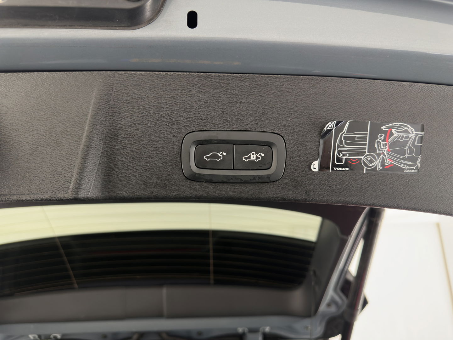 Volvo XC40 Recharge Twin Plus (3-Fase) {SOH-91%} (INCL-BTW) Aut *LEATHER-ALCANTARA | DIGI-COCKPIT | FULL-LED | PREMIUM-AUDIO | TOP-VIEW | CARPLAY | NAVI-FULLMAP | ECC | PDC | KEYLESS | HEATED-SPORTSEATS | BLIS | PRIVACY-GLASS | TOWBAR | 19