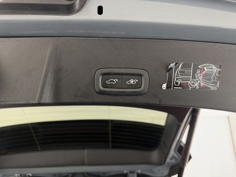 Volvo XC40 Recharge Twin Plus (3-Fase) {SOH-91%} (INCL-BTW) Aut *LEATHER-ALCANTARA | DIGI-COCKPIT | FULL-LED | PREMIUM-AUDIO | TOP-VIEW | CARPLAY | NAVI-FULLMAP | ECC | PDC | KEYLESS | HEATED-SPORTSEATS | BLIS | PRIVACY-GLASS | TOWBAR | 19