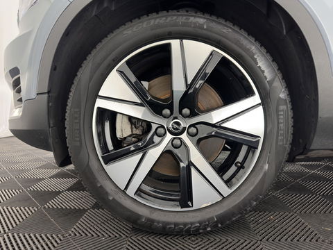 Volvo XC40 Recharge Twin Plus (3-Fase) {SOH-91%} (INCL-BTW) Aut *LEATHER-ALCANTARA | DIGI-COCKPIT | FULL-LED | PREMIUM-AUDIO | TOP-VIEW | CARPLAY | NAVI-FULLMAP | ECC | PDC | KEYLESS | HEATED-SPORTSEATS | BLIS | PRIVACY-GLASS | TOWBAR | 19