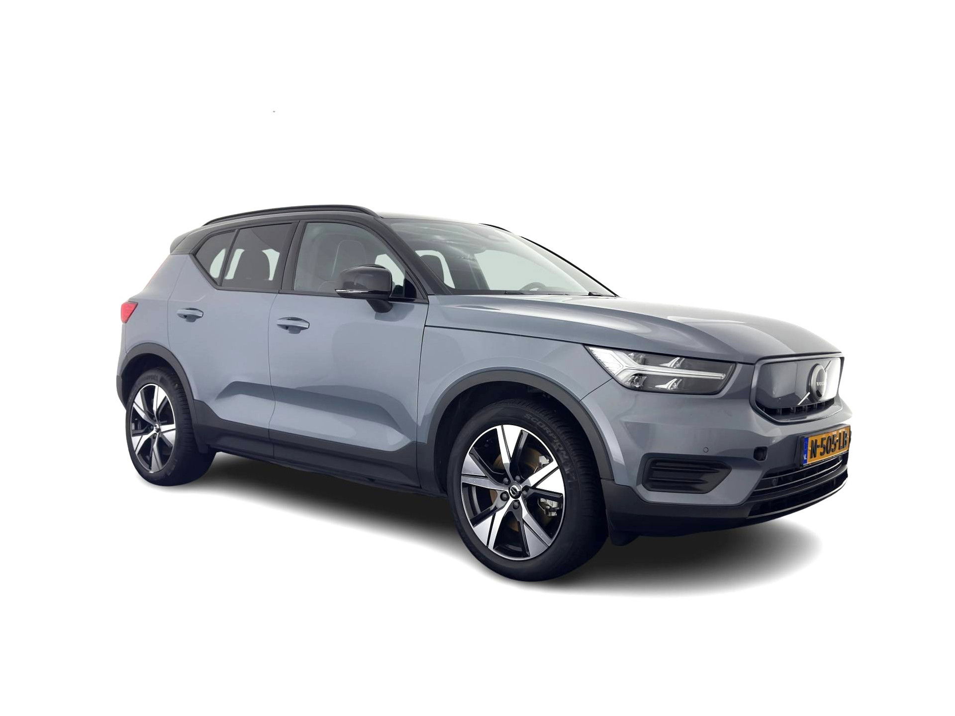 Volvo XC40 Recharge Twin Plus (3-Fase) {SOH-91%} (INCL-BTW) Aut *LEATHER-ALCANTARA | DIGI-COCKPIT | FULL-LED | PREMIUM-AUDIO | TOP-VIEW | CARPLAY | NAVI-FULLMAP | ECC | PDC | KEYLESS | HEATED-SPORTSEATS | BLIS | PRIVACY-GLASS | TOWBAR | 19