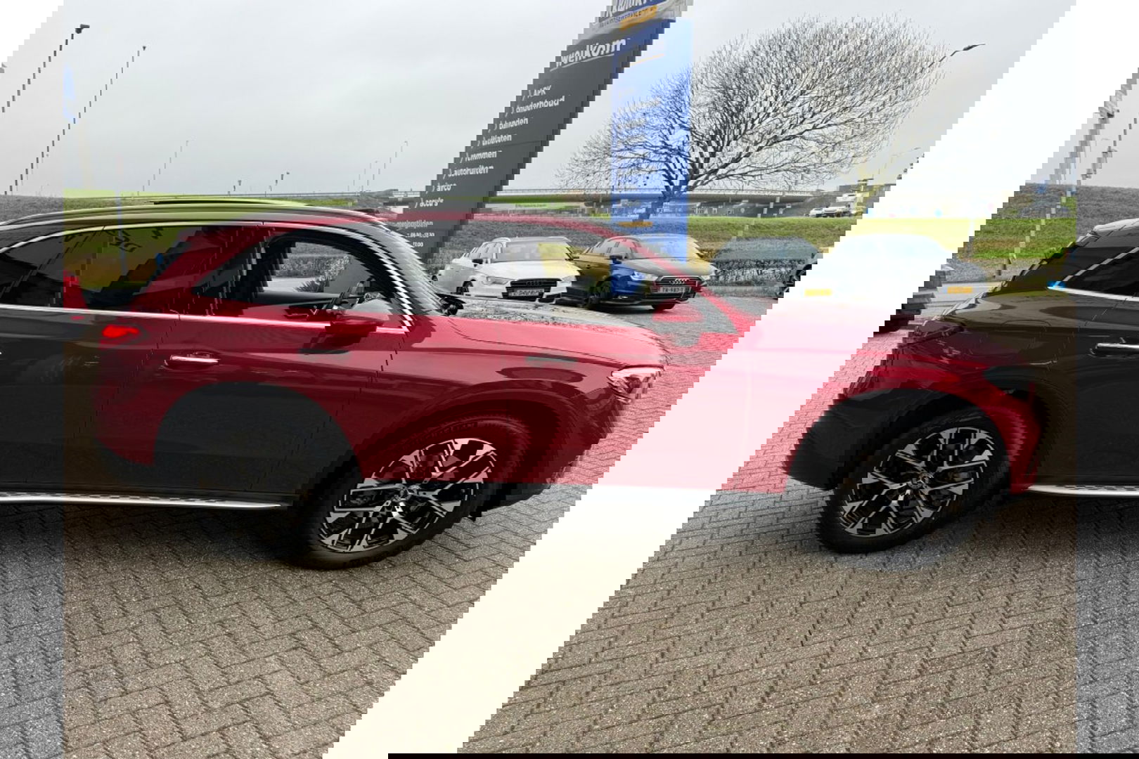 Mercedes-Benz GLC 300DE 4MATIC AMG LINE PANORAMA LEER NAVI PDC360GR.