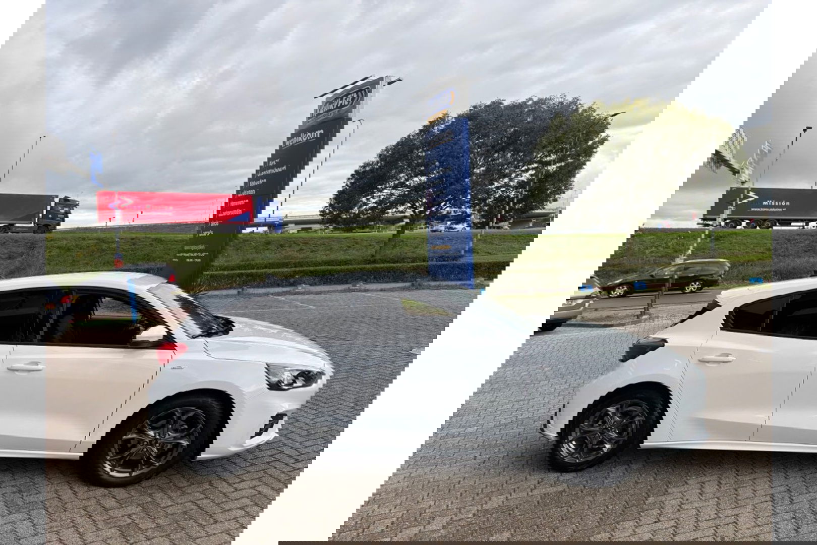 Ford Focus 1.0 ECOBOOST ST-LINE AUTOMAAT NAVI PDC-CAMERA WINTERPACK.