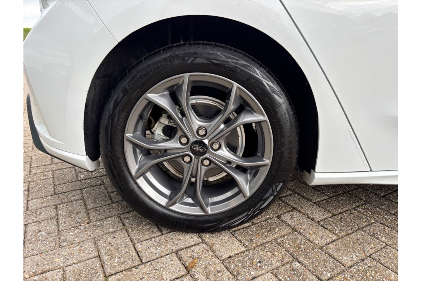 Ford Focus 1.0 ECOBOOST ST-LINE AUTOMAAT NAVI PDC-CAMERA WINTERPACK.