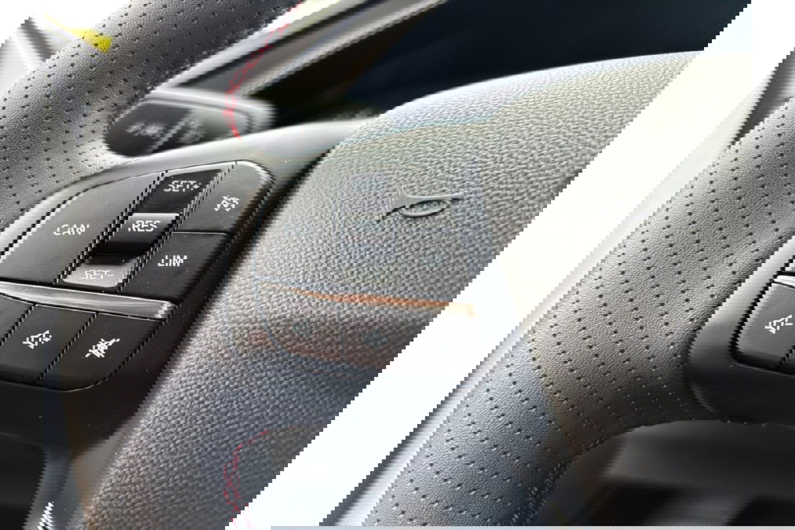 Ford Focus 1.0 ECOBOOST ST-LINE AUTOMAAT NAVI PDC-CAMERA WINTERPACK.