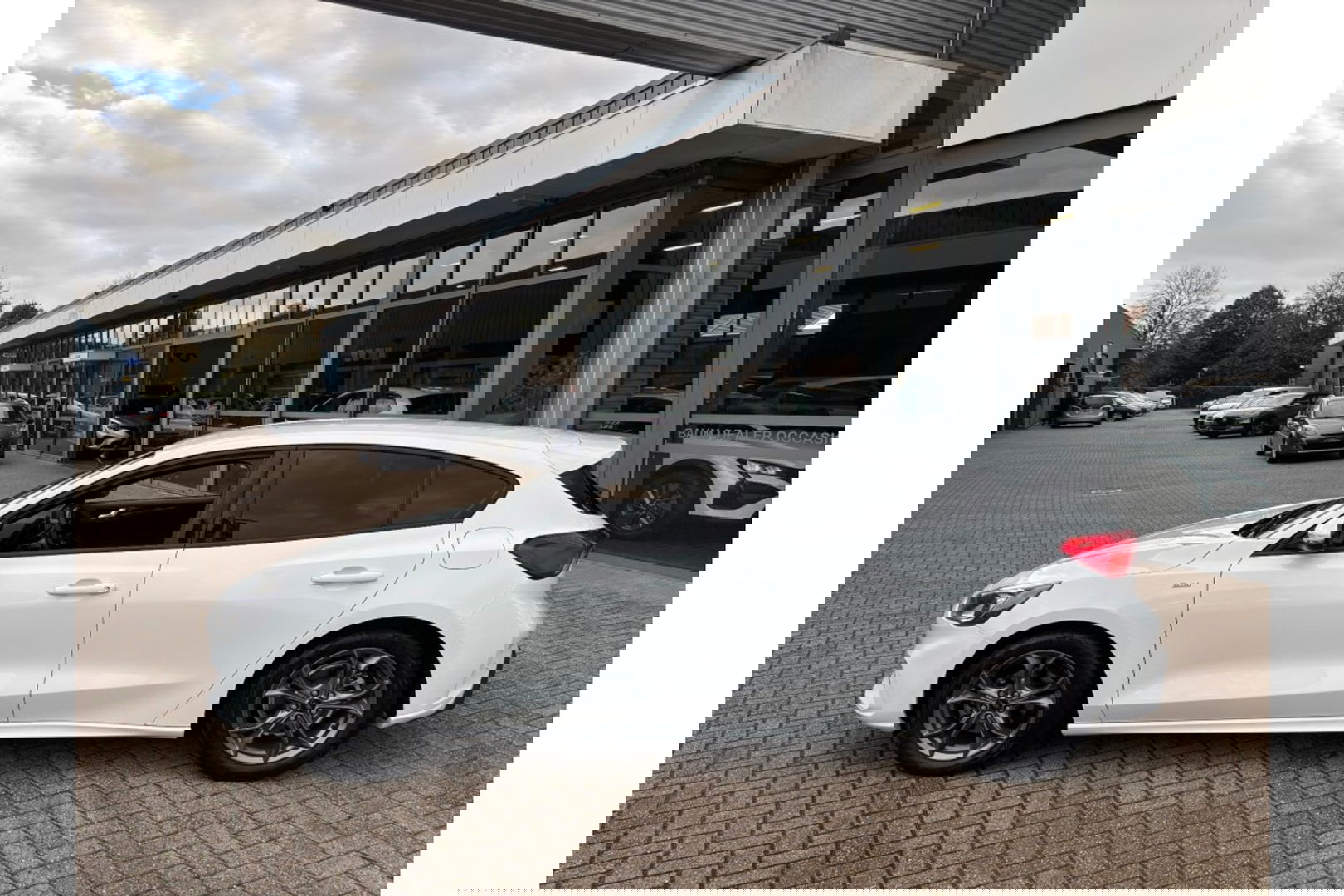 Ford Focus 1.0 ECOBOOST ST-LINE AUTOMAAT NAVI PDC-CAMERA WINTERPACK.