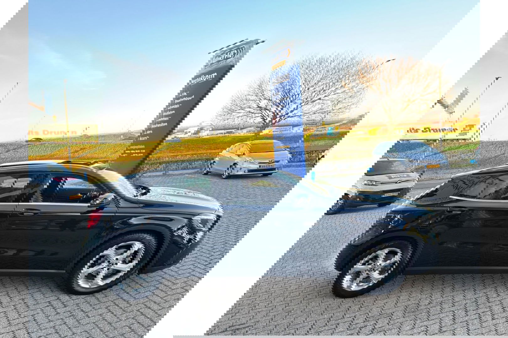 Mercedes-Benz GLA 200 PREMIUM PLUS AUTOMAAT PANORAMA AIRCO NAVI PDC.