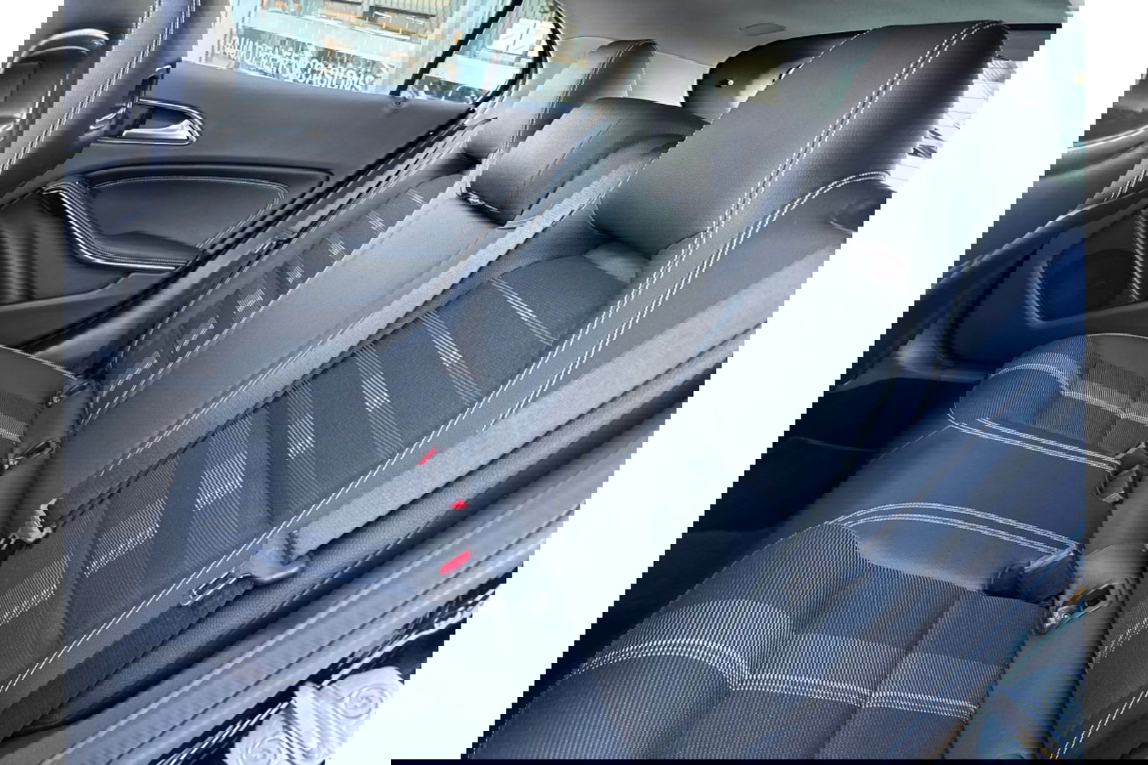 Mercedes-Benz GLA 200 PREMIUM PLUS AUTOMAAT PANORAMA AIRCO NAVI PDC.