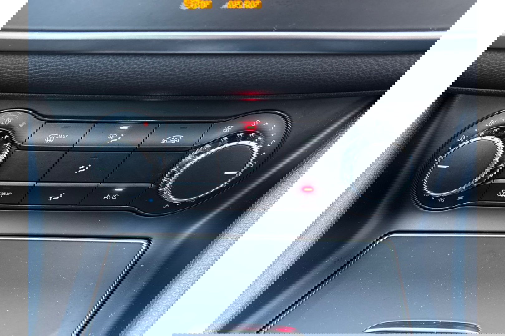 Mercedes-Benz GLA 200 PREMIUM PLUS AUTOMAAT PANORAMA AIRCO NAVI PDC.