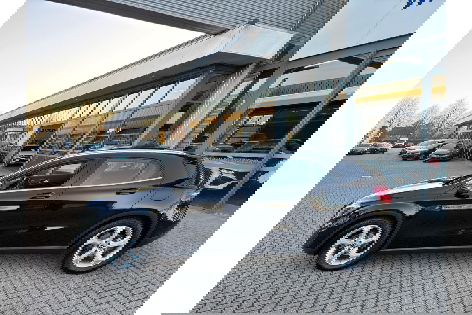 Mercedes-Benz GLA 200 PREMIUM PLUS AUTOMAAT PANORAMA AIRCO NAVI PDC.