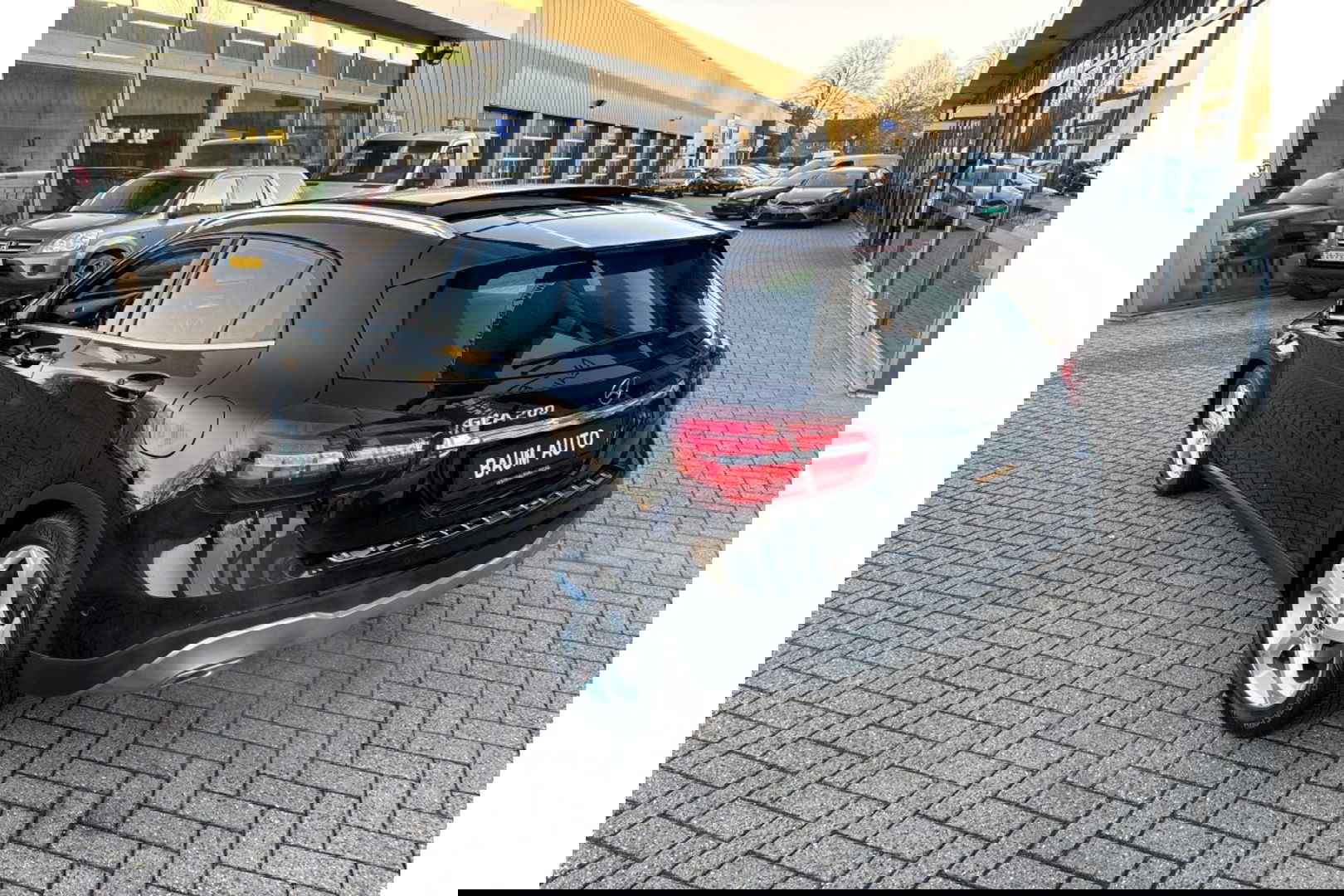 Mercedes-Benz GLA 200 PREMIUM PLUS AUTOMAAT PANORAMA AIRCO NAVI PDC.