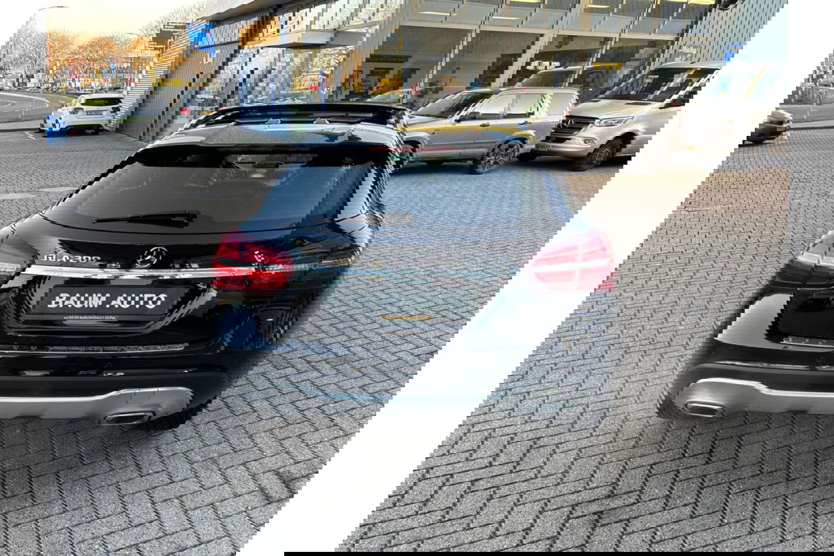 Mercedes-Benz GLA 200 PREMIUM PLUS AUTOMAAT PANORAMA AIRCO NAVI PDC.