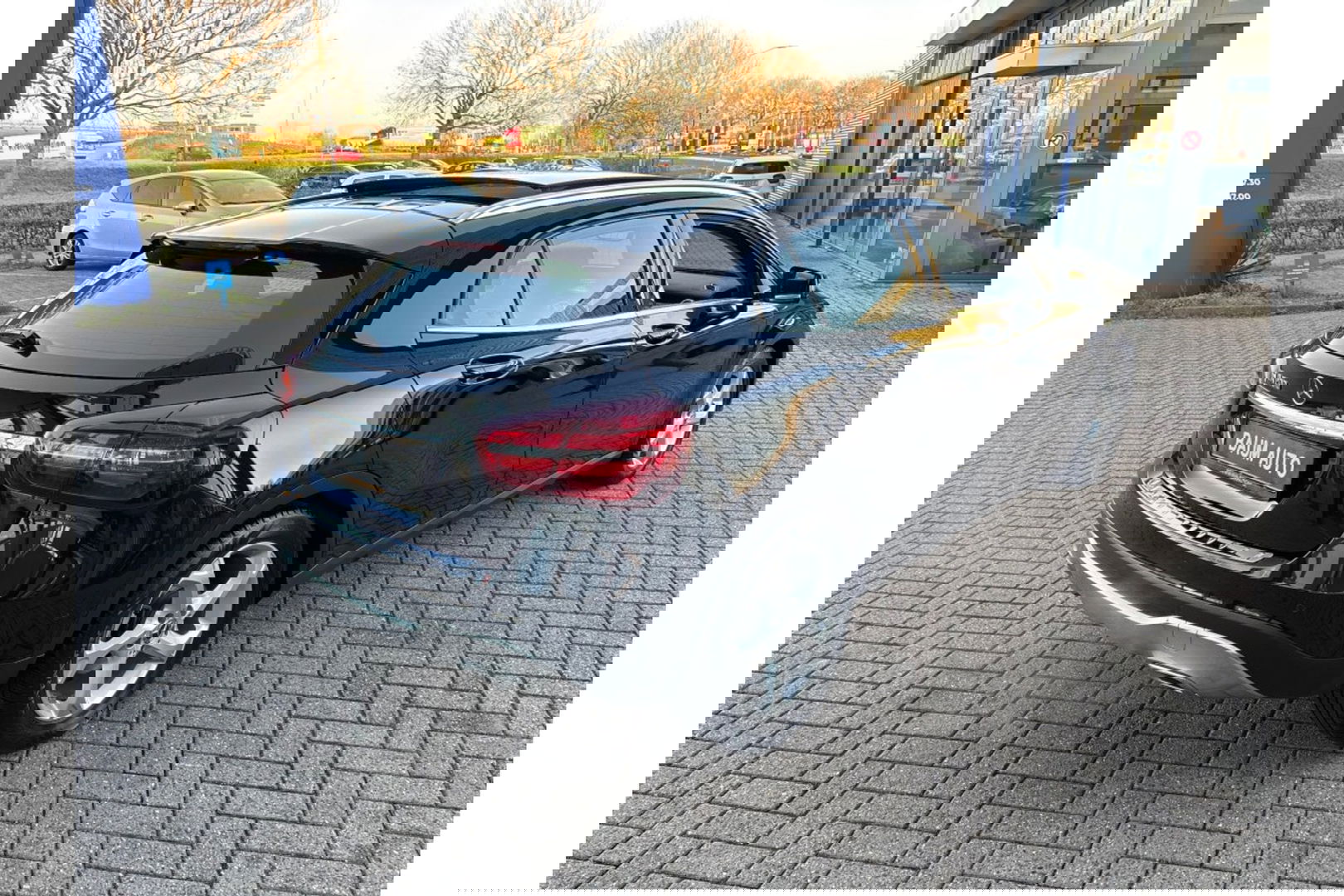 Mercedes-Benz GLA 200 PREMIUM PLUS AUTOMAAT PANORAMA AIRCO NAVI PDC.