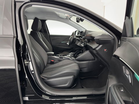 Peugeot e-208 EV Allure 50 kWh (3-Fase) {SOH-90%} (INCL-BTW)  Aut *FULL-LED | DIGI-COCKPIT | BLINDSPOT | CAMERA | NAVI-FULLMAP | LANE-ASSIST | KEYLESS | DAB | CCS-FASTLOADER | AMBIENT-LIGHT | PRIVACY-GLASS | CARBON-INLAY |  16"ALU*