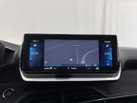 Peugeot e-208 EV Allure 50 kWh (3-Fase) {SOH-90%} (INCL-BTW)  Aut *FULL-LED | DIGI-COCKPIT | BLINDSPOT | CAMERA | NAVI-FULLMAP | LANE-ASSIST | KEYLESS | DAB | CCS-FASTLOADER | AMBIENT-LIGHT | PRIVACY-GLASS | CARBON-INLAY |  16"ALU*