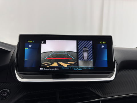 Peugeot e-208 EV Allure 50 kWh (3-Fase) {SOH-90%} (INCL-BTW)  Aut *FULL-LED | DIGI-COCKPIT | BLINDSPOT | CAMERA | NAVI-FULLMAP | LANE-ASSIST | KEYLESS | DAB | CCS-FASTLOADER | AMBIENT-LIGHT | PRIVACY-GLASS | CARBON-INLAY |  16"ALU*