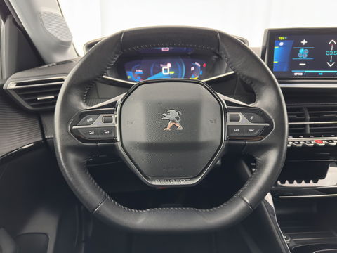 Peugeot e-208 EV Allure 50 kWh (3-Fase) {SOH-90%} (INCL-BTW)  Aut *FULL-LED | DIGI-COCKPIT | BLINDSPOT | CAMERA | NAVI-FULLMAP | LANE-ASSIST | KEYLESS | DAB | CCS-FASTLOADER | AMBIENT-LIGHT | PRIVACY-GLASS | CARBON-INLAY |  16"ALU*