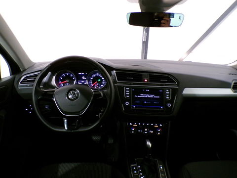 Volkswagen Tiguan 1.4 TSI ACT Connected Series "Automaat" Apple-Carplay Stoelverwarming Navigatie Bluetooth Lane-Assist