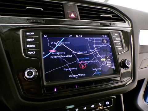Volkswagen Tiguan 1.4 TSI ACT Connected Series "Automaat" Apple-Carplay Stoelverwarming Navigatie Bluetooth Lane-Assist
