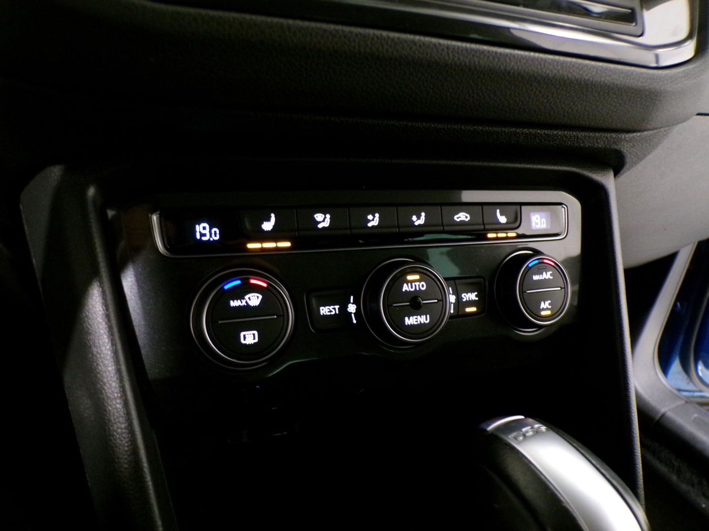 Volkswagen Tiguan 1.4 TSI ACT Connected Series "Automaat" Apple-Carplay Stoelverwarming Navigatie Bluetooth Lane-Assist