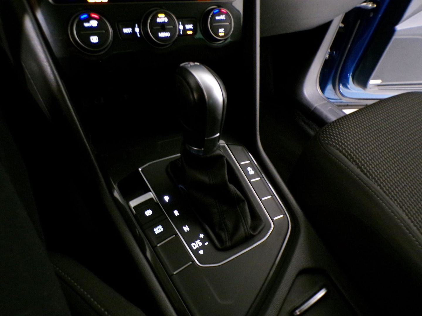 Volkswagen Tiguan 1.4 TSI ACT Connected Series "Automaat" Apple-Carplay Stoelverwarming Navigatie Bluetooth Lane-Assist