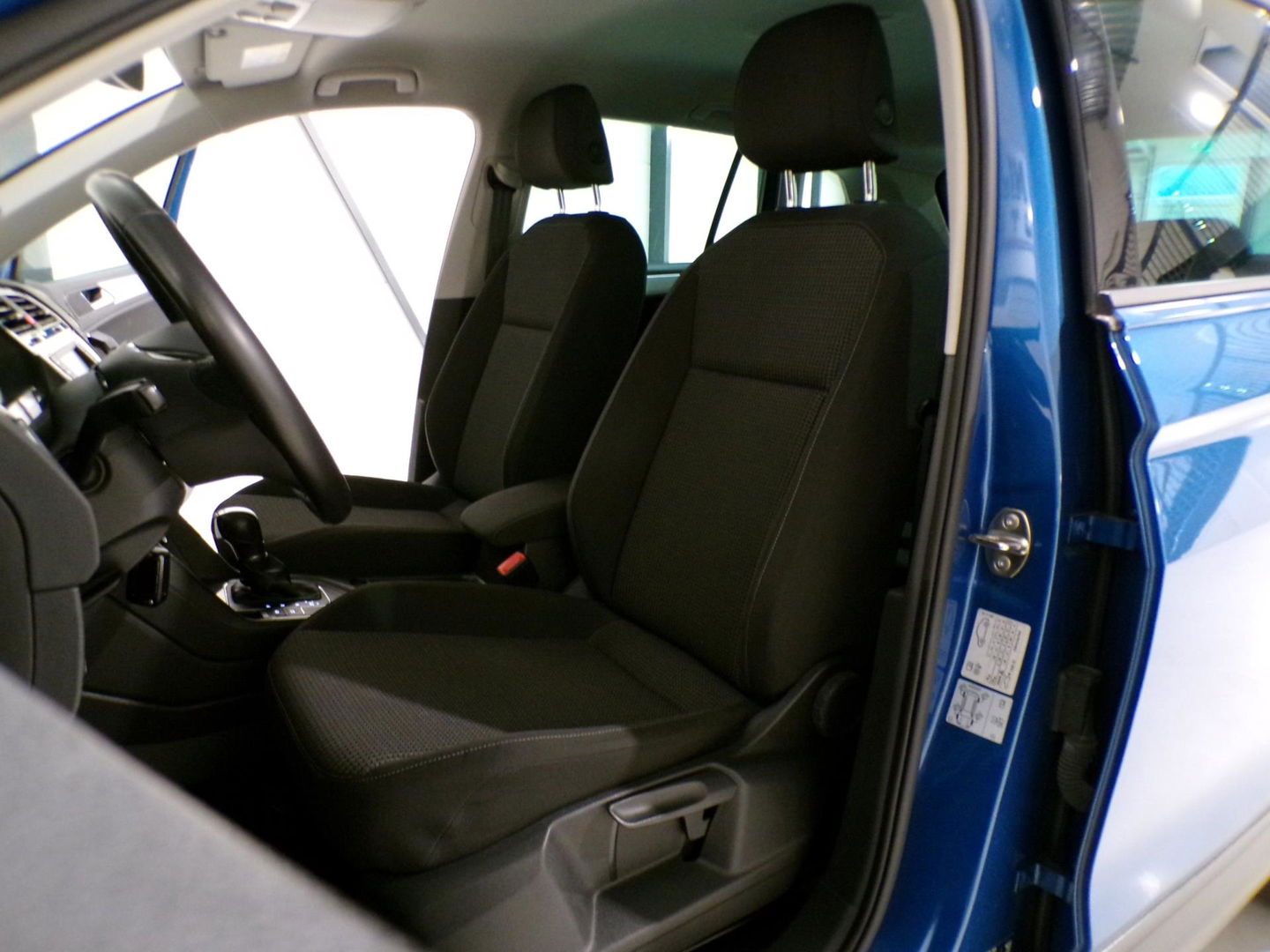 Volkswagen Tiguan 1.4 TSI ACT Connected Series "Automaat" Apple-Carplay Stoelverwarming Navigatie Bluetooth Lane-Assist