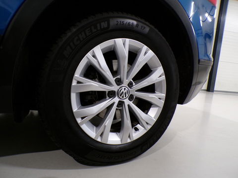 Volkswagen Tiguan 1.4 TSI ACT Connected Series "Automaat" Apple-Carplay Stoelverwarming Navigatie Bluetooth Lane-Assist