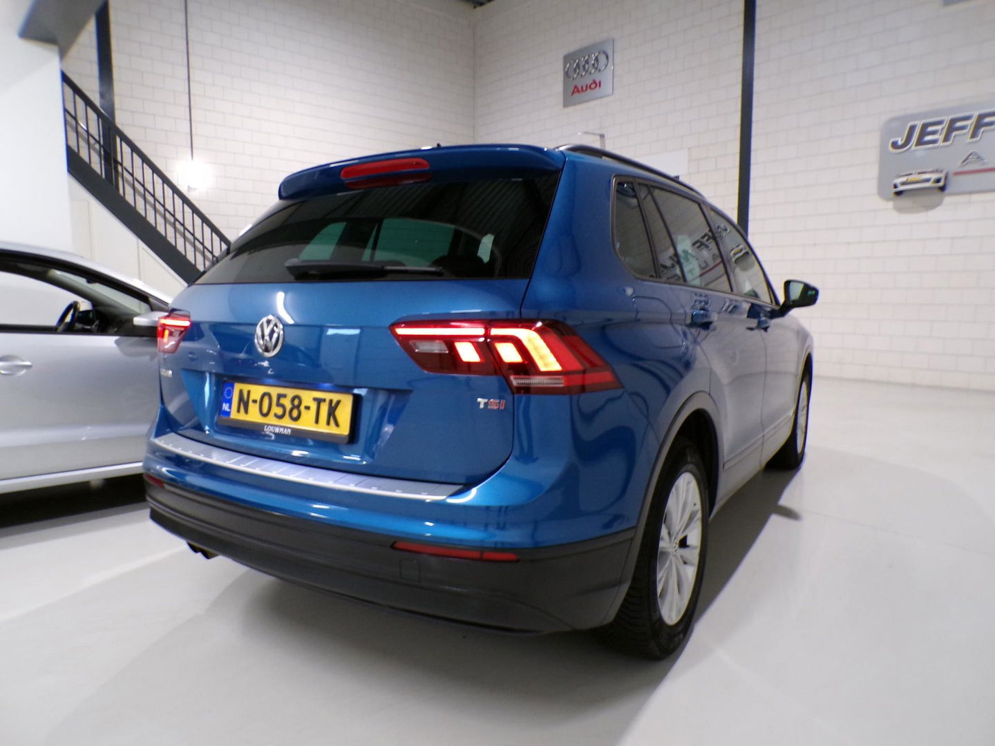 Volkswagen Tiguan 1.4 TSI ACT Connected Series "Automaat" Apple-Carplay Stoelverwarming Navigatie Bluetooth Lane-Assist