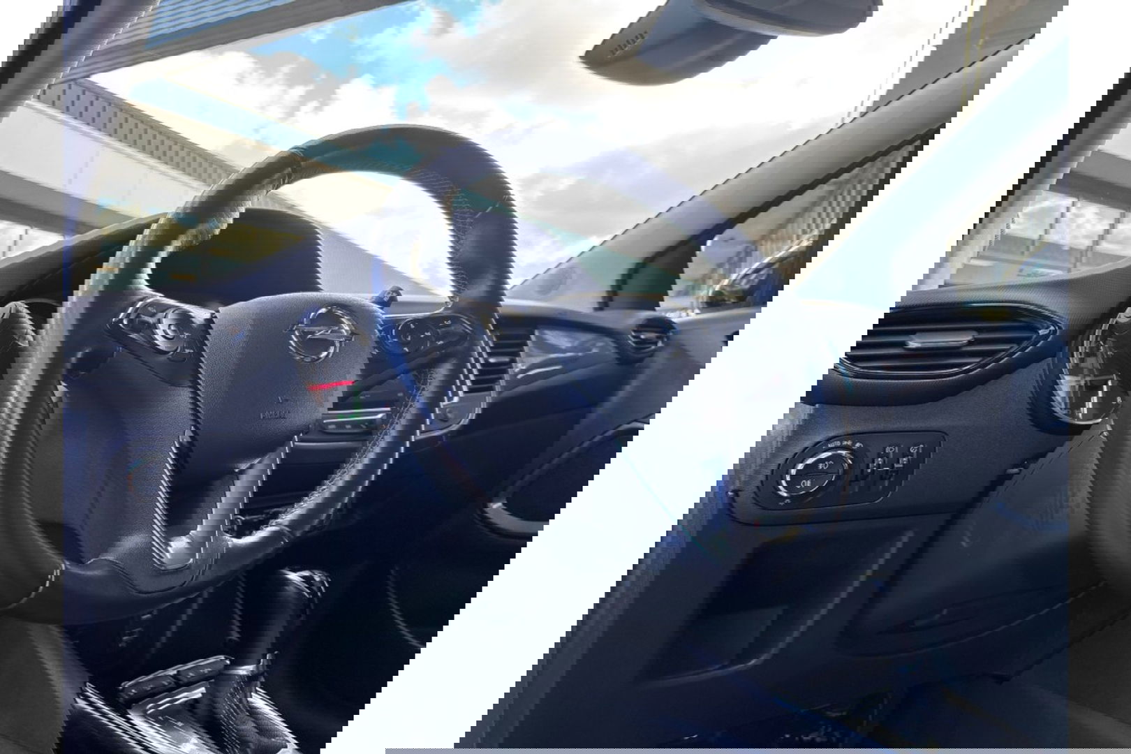 Opel Crossland 1.2 TURBO LEVEL 3 AUTOMAAT AIRCO NAVI PDC-CAMERA.