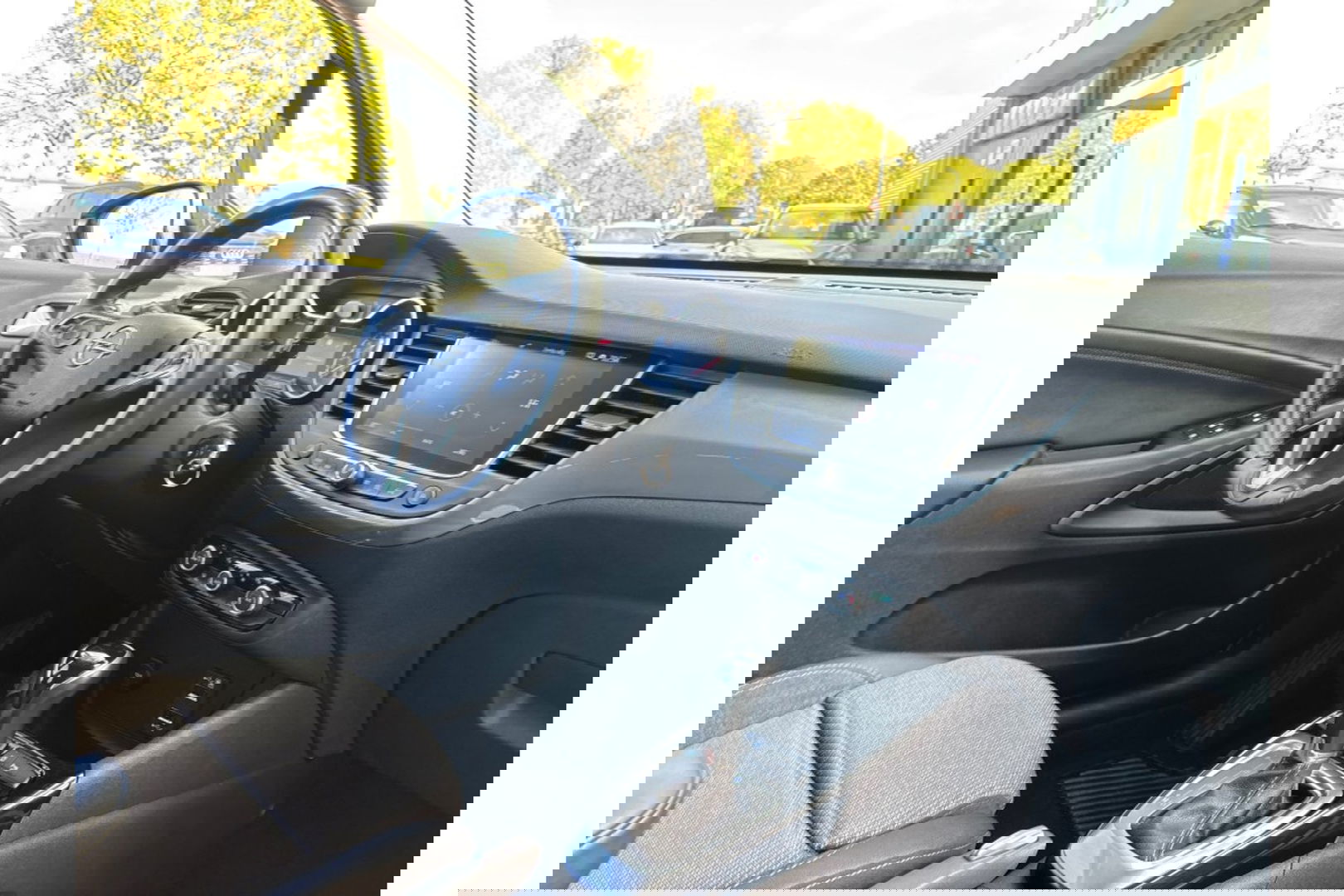 Opel Crossland 1.2 TURBO LEVEL 3 AUTOMAAT AIRCO NAVI PDC-CAMERA.