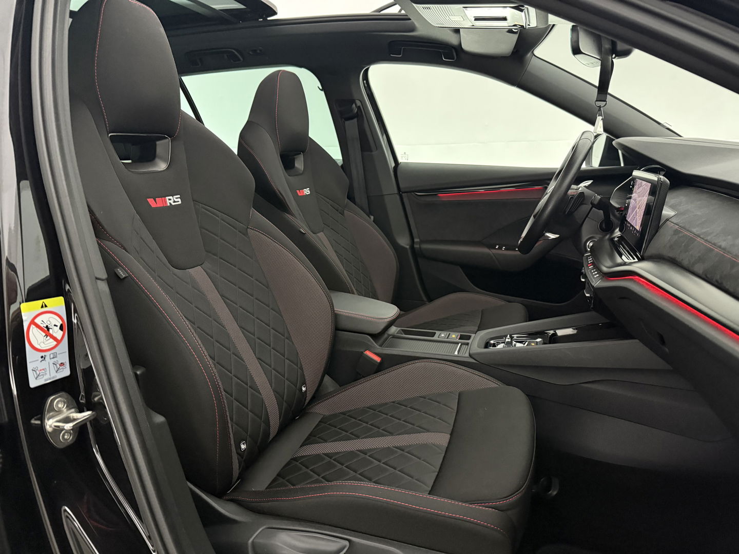 Škoda Octavia Combi VRS iV 1.4 eTsi 245PK | SOH 93% | Pano | HuD | Sfeer | Stoel/Stuur verw. | Virtual | Adap. Cruise | Carplay | Camera | Canton Audio