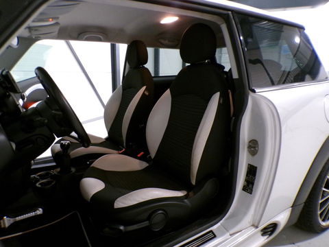 MINI Mini 1.6 JCW Cooper Camden "Origineel NL!" John Cooper Works Xenon Harman-Kardon Bluetooth Navigatie Airco 17" Nieuwe-APK