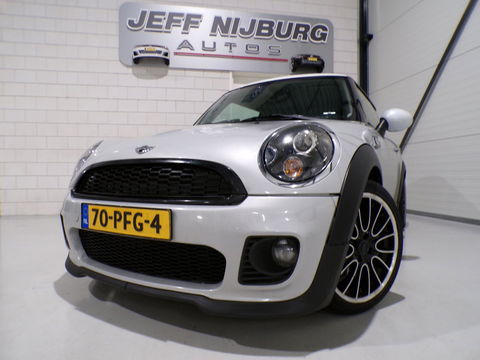 MINI Mini 1.6 JCW Cooper Camden "Origineel NL!" John Cooper Works Xenon Harman-Kardon Bluetooth Navigatie Airco 17" Nieuwe-APK