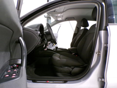 Audi A1 Sportback 1.2 TFSI Admired S-Line "Origineel NL!" 1e eigenaar " Bluetooth 17"Velgen Cruise-control Garantie Nieuwe APK !