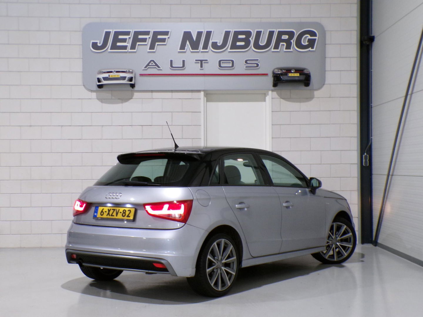 Audi A1 Sportback 1.2 TFSI Admired S-Line "Origineel NL!" 1e eigenaar " Bluetooth 17"Velgen Cruise-control Garantie Nieuwe APK !