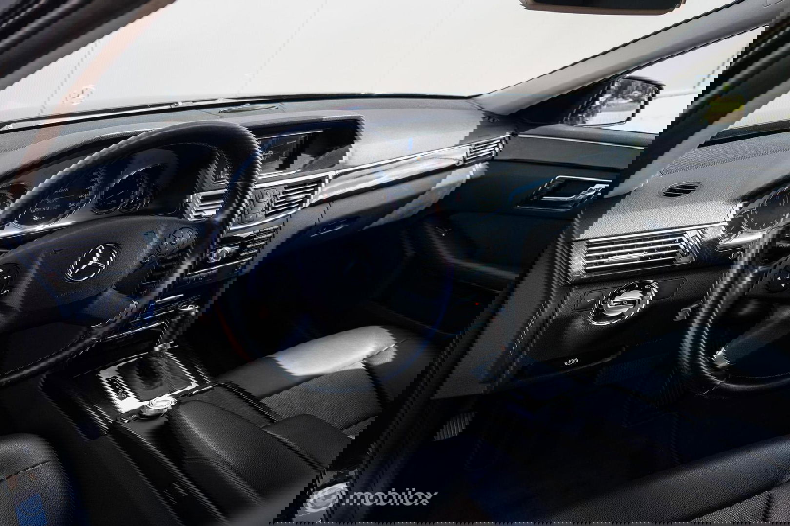 Mercedes-Benz E-Klasse Estate 200 CGI AMG | led | Trekhaak | Ketting moet vervangen worden |