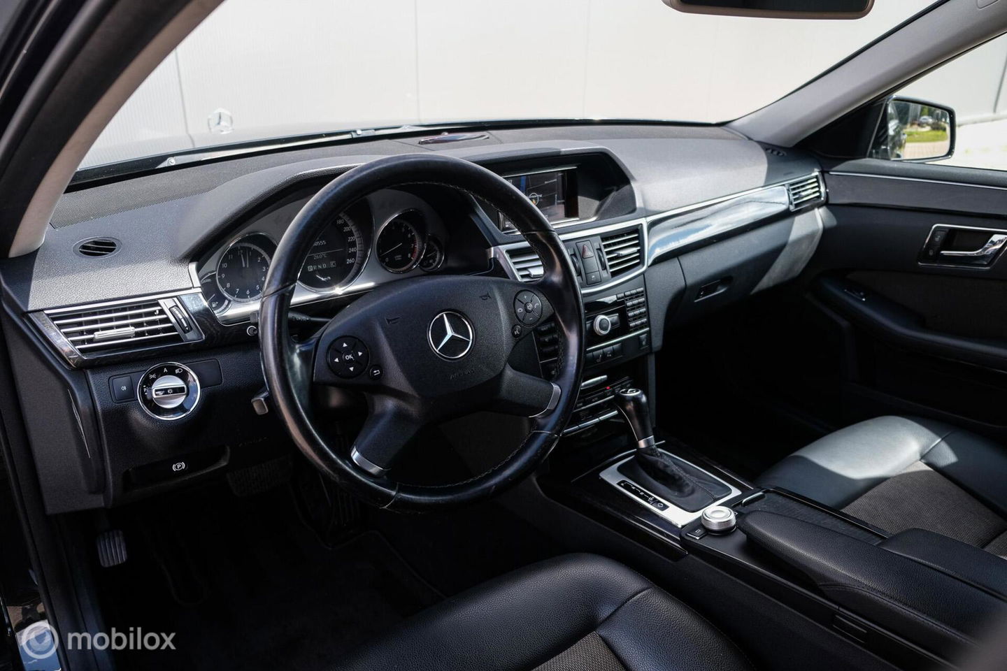 Mercedes-Benz E-Klasse Estate 200 CGI AMG | led | Trekhaak | Ketting moet vervangen worden |