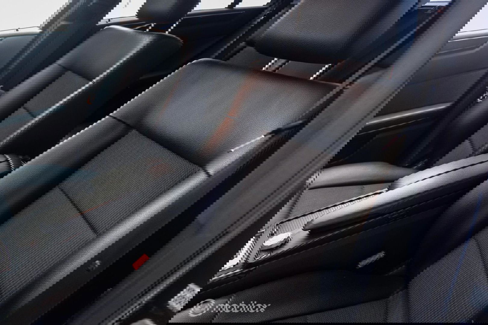 Mercedes-Benz E-Klasse Estate 200 CGI AMG | led | Trekhaak | Ketting moet vervangen worden |