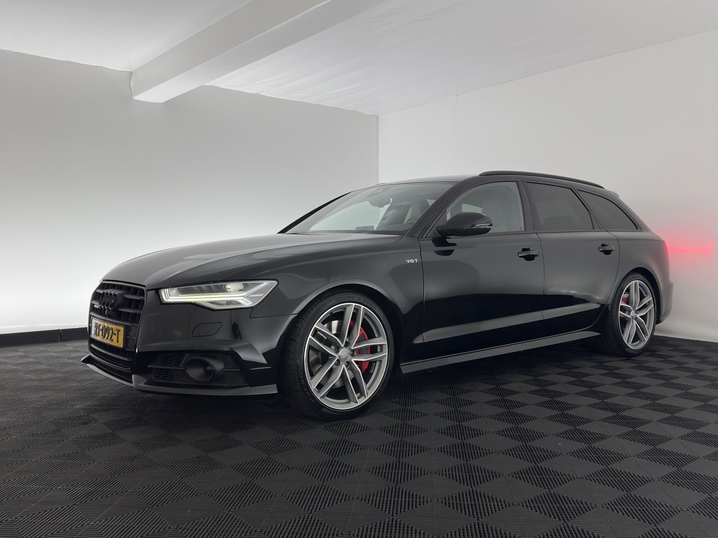 Audi A6 Avant 3.0 TDI BITurbo Quattro S-Line Competition Aut *LUXURY-LEATHER | FULL-LED | BOSE-SURROUND | KEYLESS | CAMERA | NAVI-FULLMAP | HEATED-SPORTSEATS | KEYLESS | SHIFT-PADDLES | DRIVE-SELECT | LANE-ASSIST | CRUISE | PDC | PRIVACY-GLASS | TO