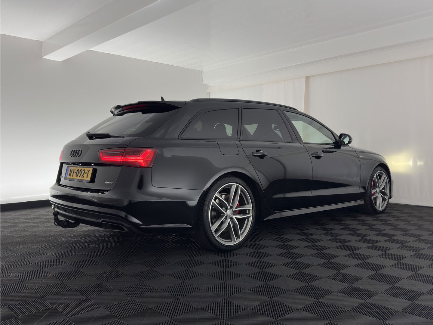 Audi A6 Avant 3.0 TDI BITurbo Quattro S-Line Competition Aut *LUXURY-LEATHER | FULL-LED | BOSE-SURROUND | KEYLESS | CAMERA | NAVI-FULLMAP | HEATED-SPORTSEATS | KEYLESS | SHIFT-PADDLES | DRIVE-SELECT | LANE-ASSIST | CRUISE | PDC | PRIVACY-GLASS | TO