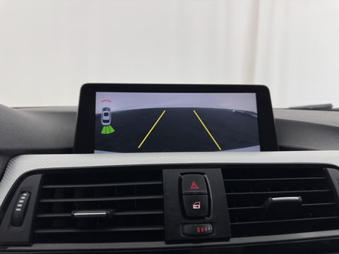 BMW 3 Serie Touring 330d xDrive M-Aerodynamica-Pack High-Executive Aut * LUXURY-LEATHER | NAVI-FULLMAP | XENON | HEATED-SPORTSEATS | SHIFT-PADDLES | PDC | PRIVACY-GLASS | KEYLESS | CAMERA | TOWBAR | 18''ALU*