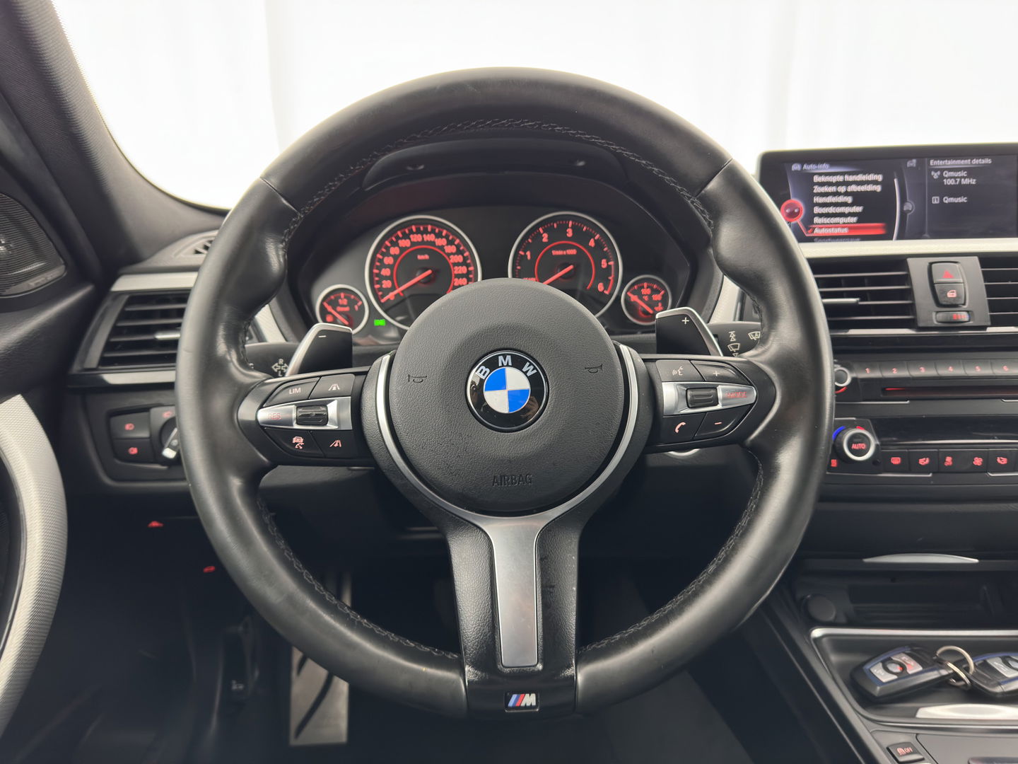 BMW 3 Serie Touring 330d xDrive M-Aerodynamica-Pack High-Executive Aut * LUXURY-LEATHER | NAVI-FULLMAP | XENON | HEATED-SPORTSEATS | SHIFT-PADDLES | PDC | PRIVACY-GLASS | KEYLESS | CAMERA | TOWBAR | 18''ALU*