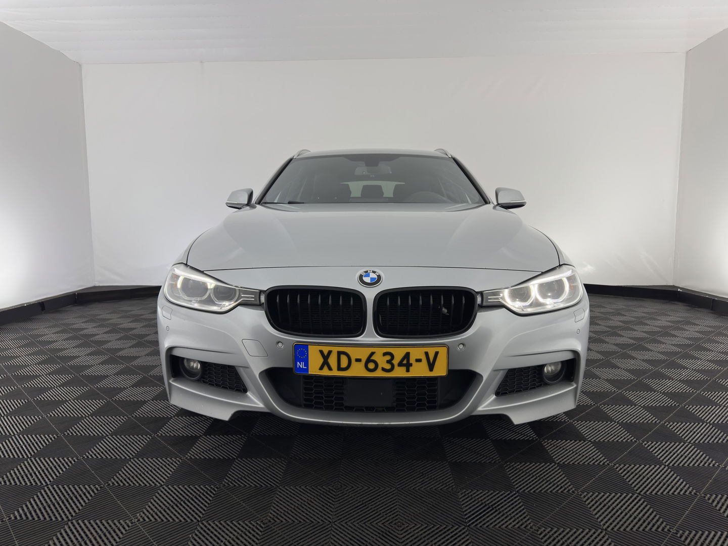 BMW 3 Serie Touring 330d xDrive M-Aerodynamica-Pack High-Executive Aut * LUXURY-LEATHER | NAVI-FULLMAP | XENON | HEATED-SPORTSEATS | SHIFT-PADDLES | PDC | PRIVACY-GLASS | KEYLESS | CAMERA | TOWBAR | 18''ALU*