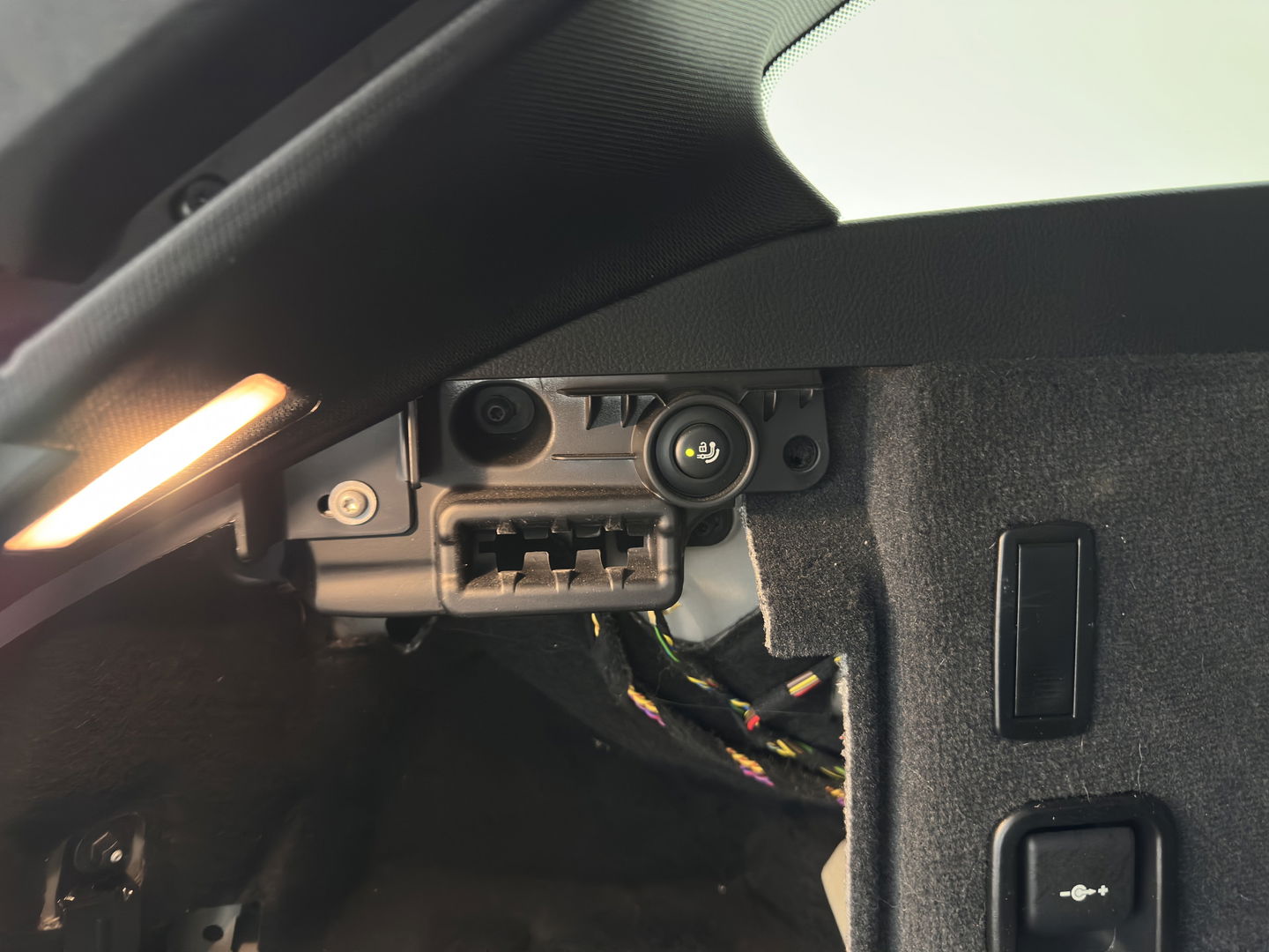 BMW 3 Serie Touring 330d xDrive M-Aerodynamica-Pack High-Executive Aut * LUXURY-LEATHER | NAVI-FULLMAP | XENON | HEATED-SPORTSEATS | SHIFT-PADDLES | PDC | PRIVACY-GLASS | KEYLESS | CAMERA | TOWBAR | 18''ALU*