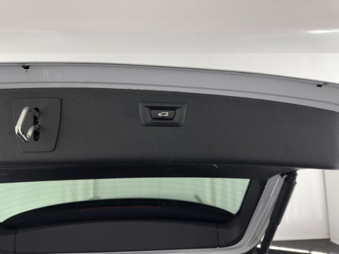 BMW 3 Serie Touring 330d xDrive M-Aerodynamica-Pack High-Executive Aut * LUXURY-LEATHER | NAVI-FULLMAP | XENON | HEATED-SPORTSEATS | SHIFT-PADDLES | PDC | PRIVACY-GLASS | KEYLESS | CAMERA | TOWBAR | 18''ALU*