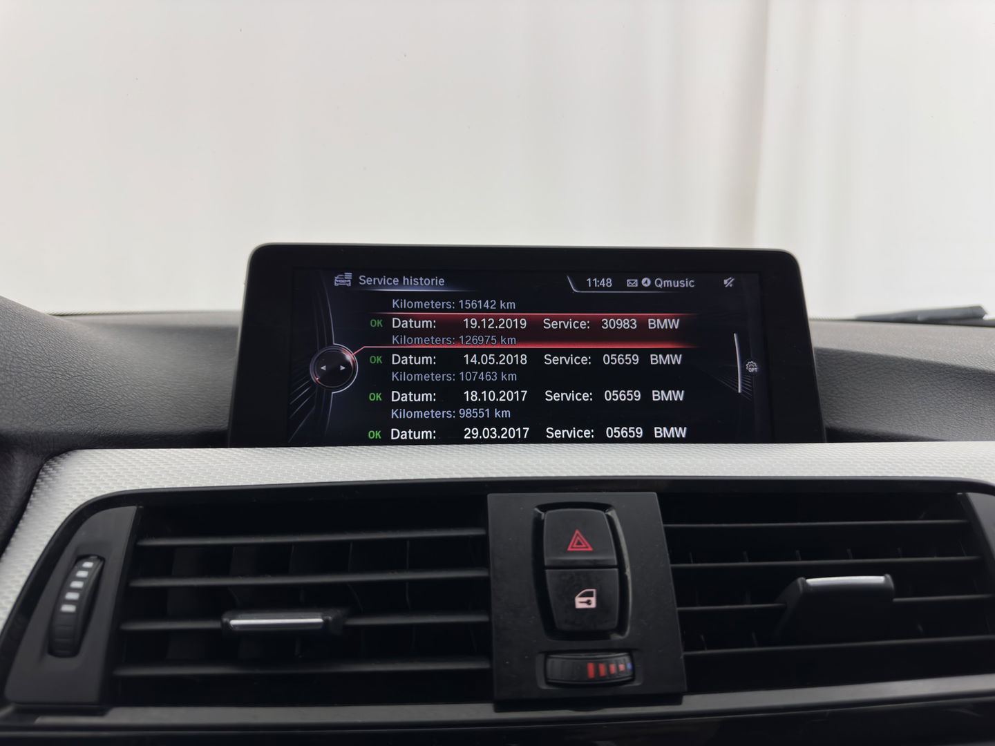 BMW 3 Serie Touring 330d xDrive M-Aerodynamica-Pack High-Executive Aut * LUXURY-LEATHER | NAVI-FULLMAP | XENON | HEATED-SPORTSEATS | SHIFT-PADDLES | PDC | PRIVACY-GLASS | KEYLESS | CAMERA | TOWBAR | 18''ALU*