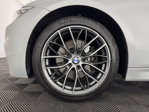 BMW 3 Serie Touring 330d xDrive M-Aerodynamica-Pack High-Executive Aut * LUXURY-LEATHER | NAVI-FULLMAP | XENON | HEATED-SPORTSEATS | SHIFT-PADDLES | PDC | PRIVACY-GLASS | KEYLESS | CAMERA | TOWBAR | 18''ALU*